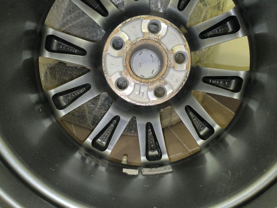 Диски Lexus з майже новою зимовою резиною Bridgestone 215/55 R17