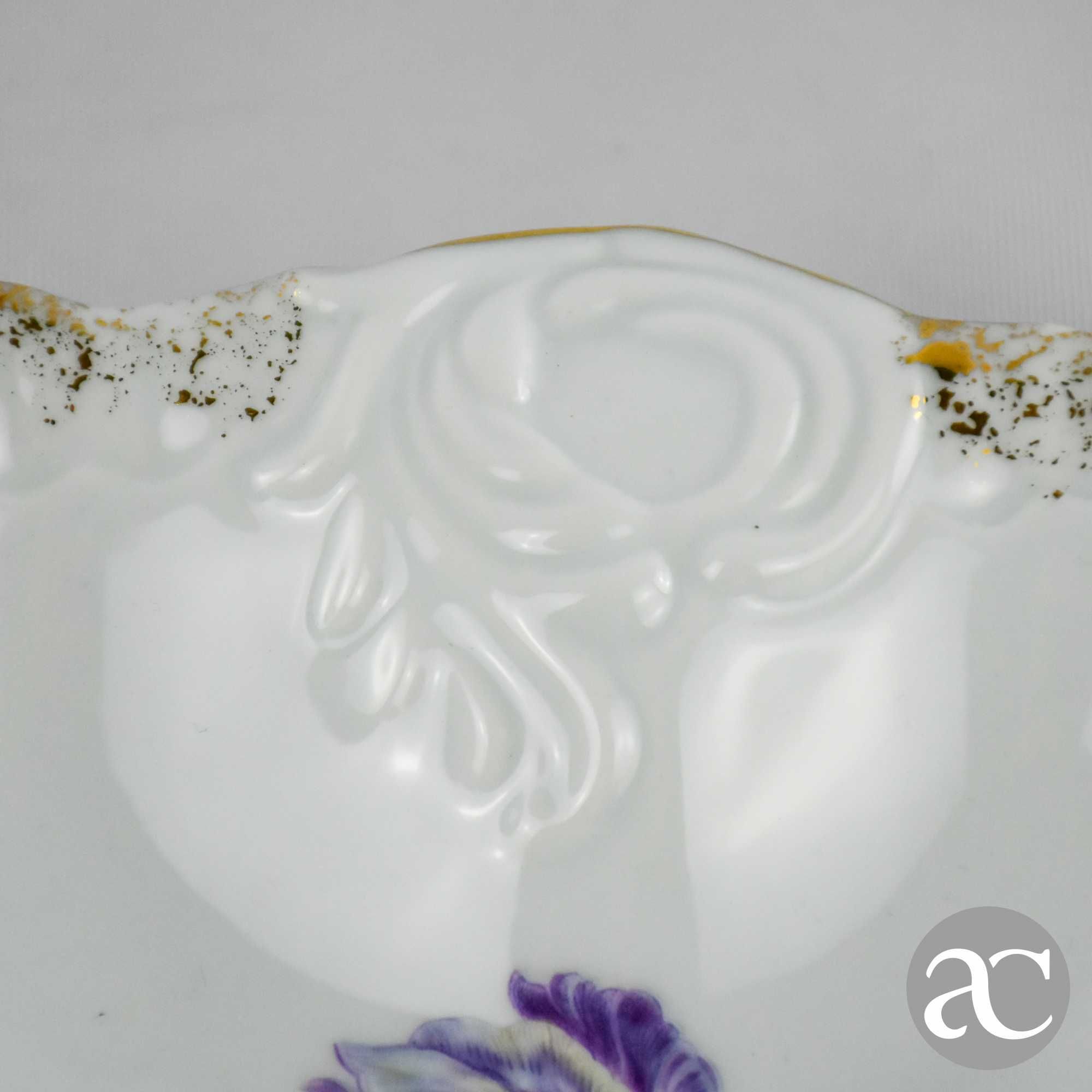 Aneleira / covilhete em forma de folha Porcelana V & A