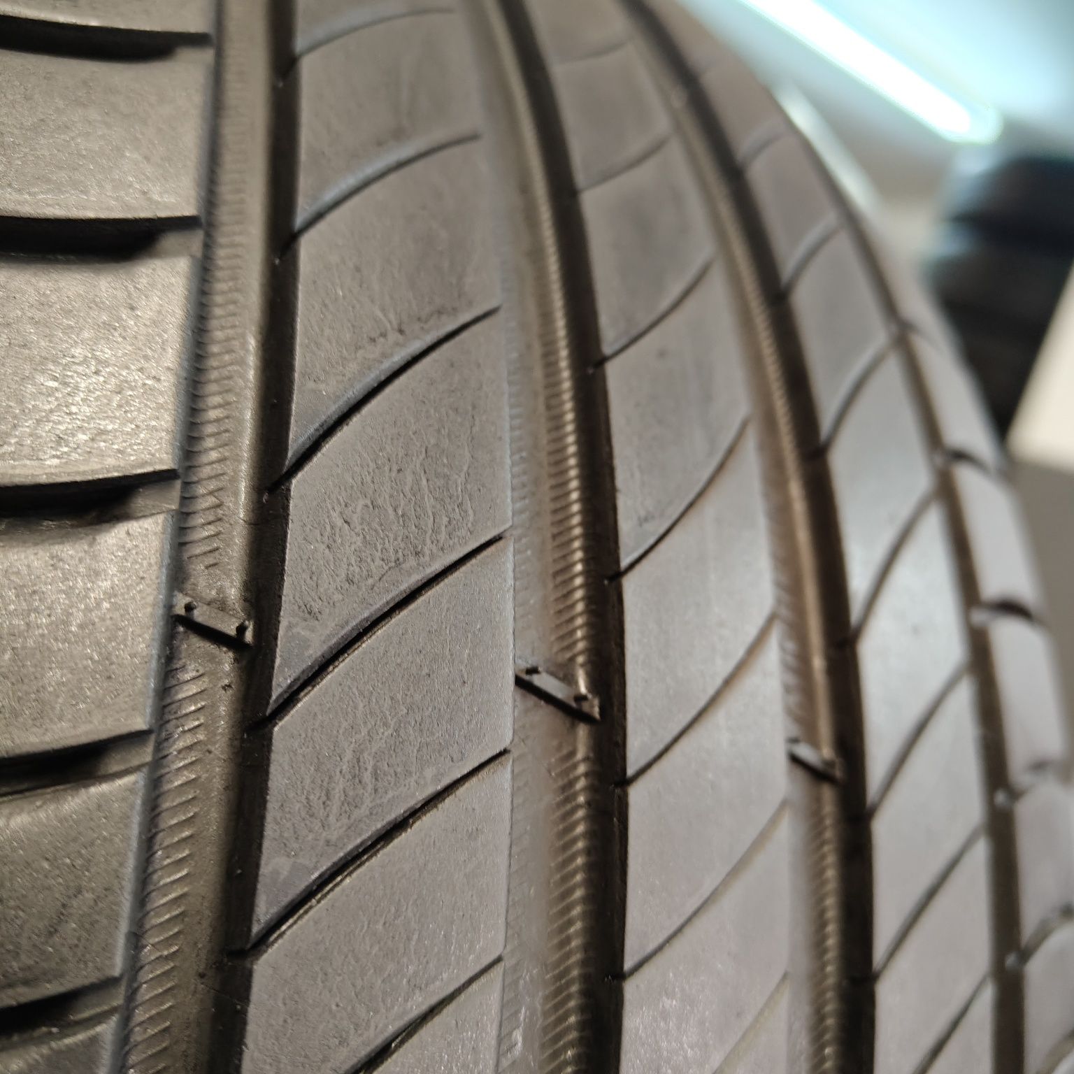 225/45/17 XL Sprzedam parę opon letnich Michelin