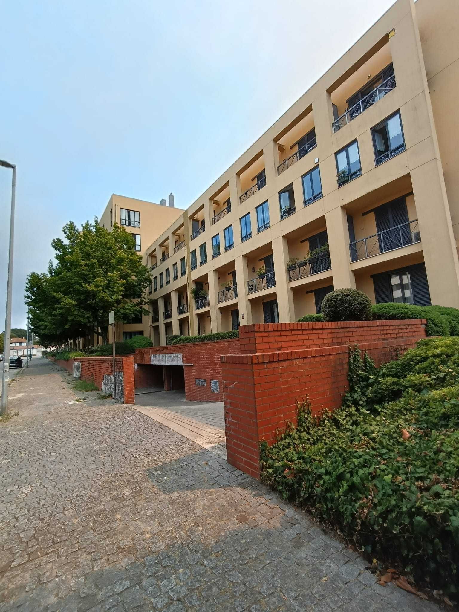 Lugar de Garagem para Alugar – Rua da Telheira, Paranhos