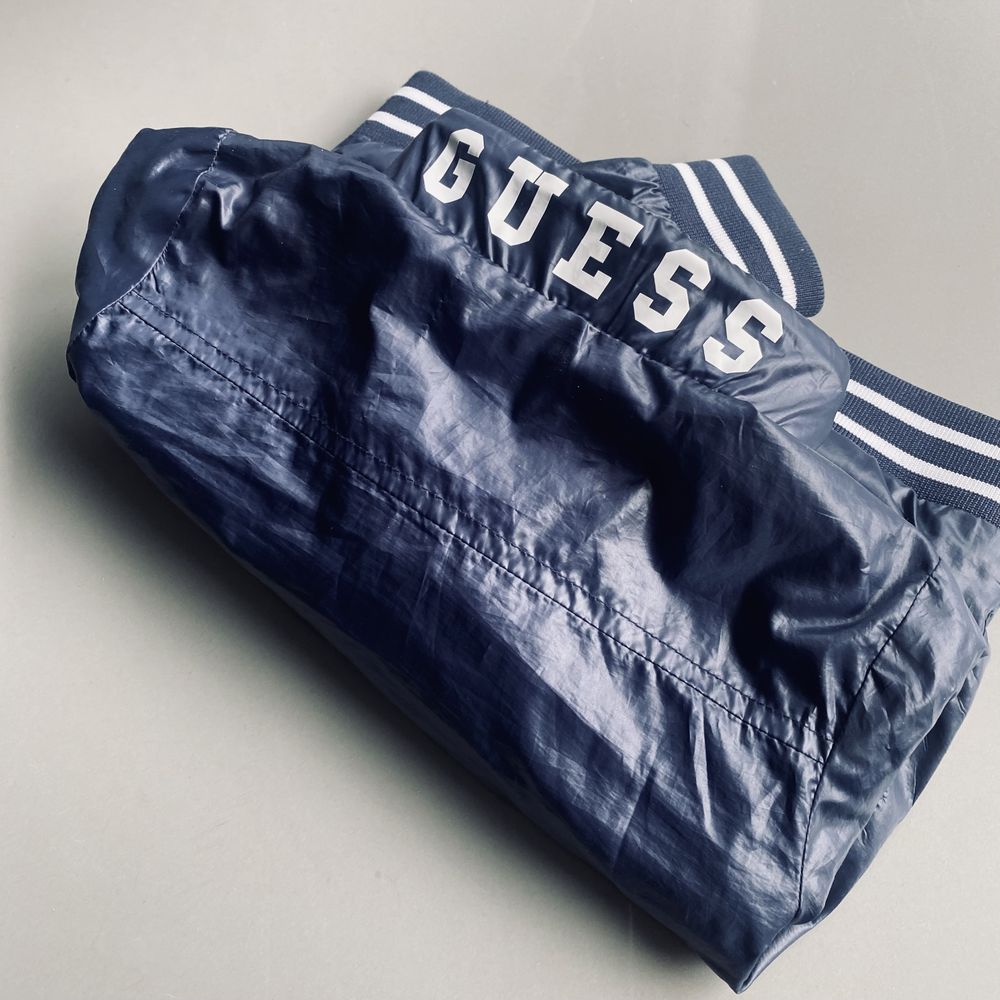 Kurtka przejsciowa wiatrówka GUESS 86