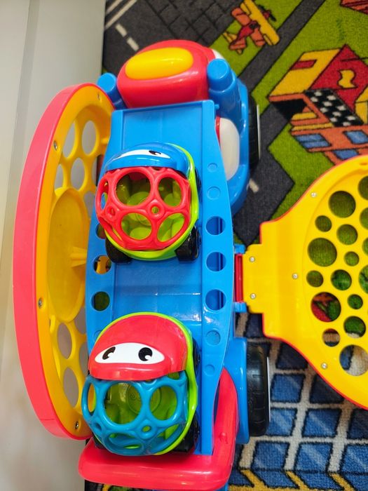 Oball laweta z dwoma autami go grippers