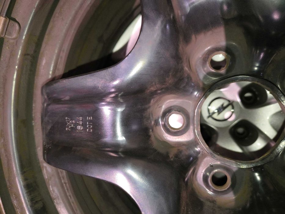Kola stalowe 17” z oponami zimowymi Dunlop Winter Sport 5, Opel Zafira