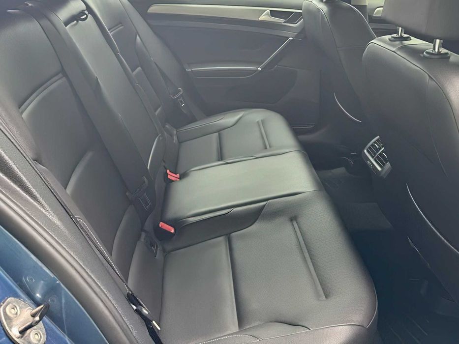 Volkswagen Golf      2015