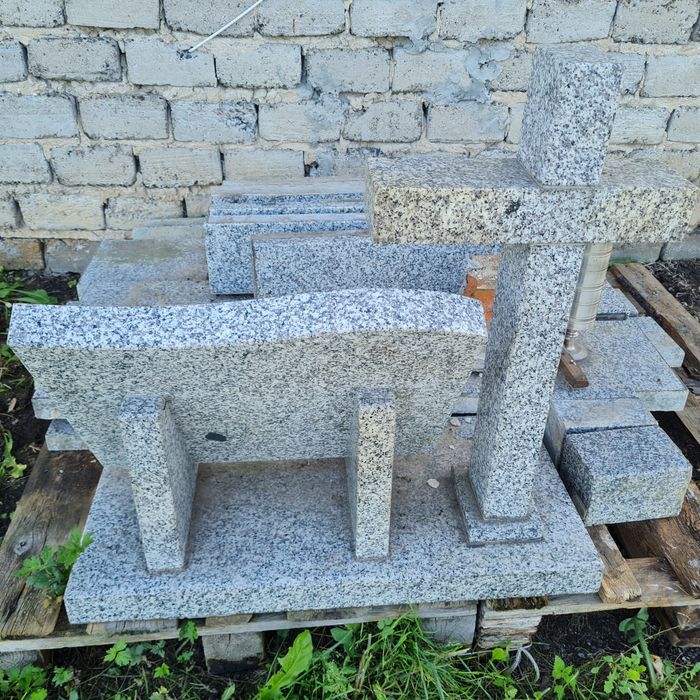 Płyty marmurowe, pomnik