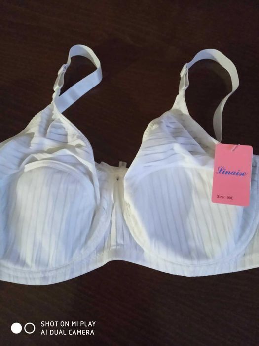 Biustonosz firmy Linaise 90E ( NOWY )