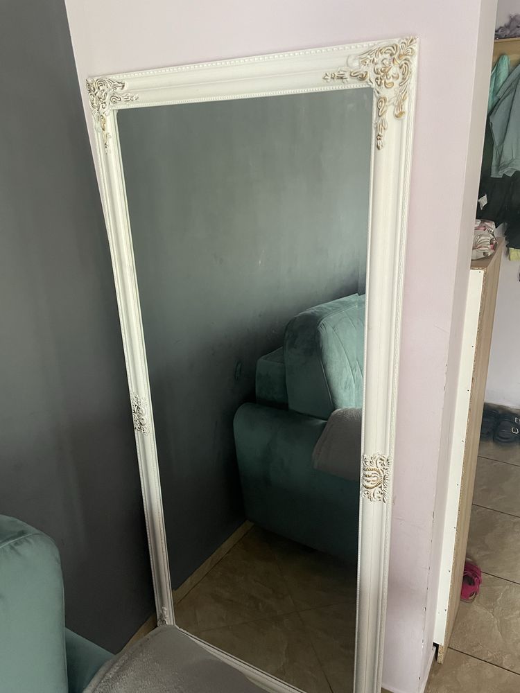 Nowe biale lustro