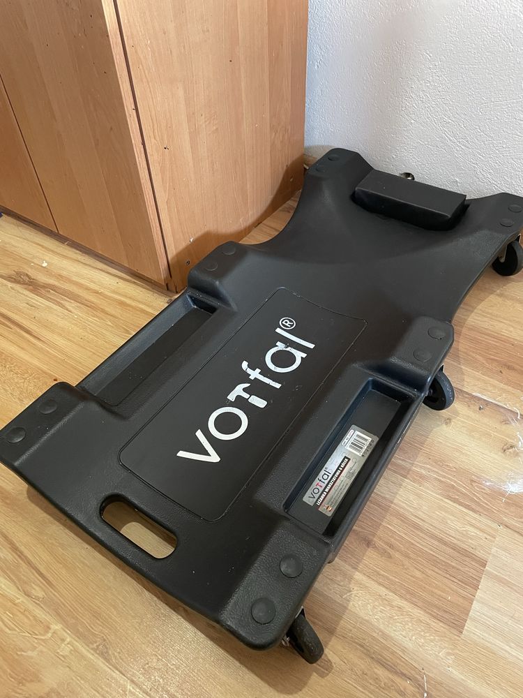 Leżanka do warsztatu dla mechanika