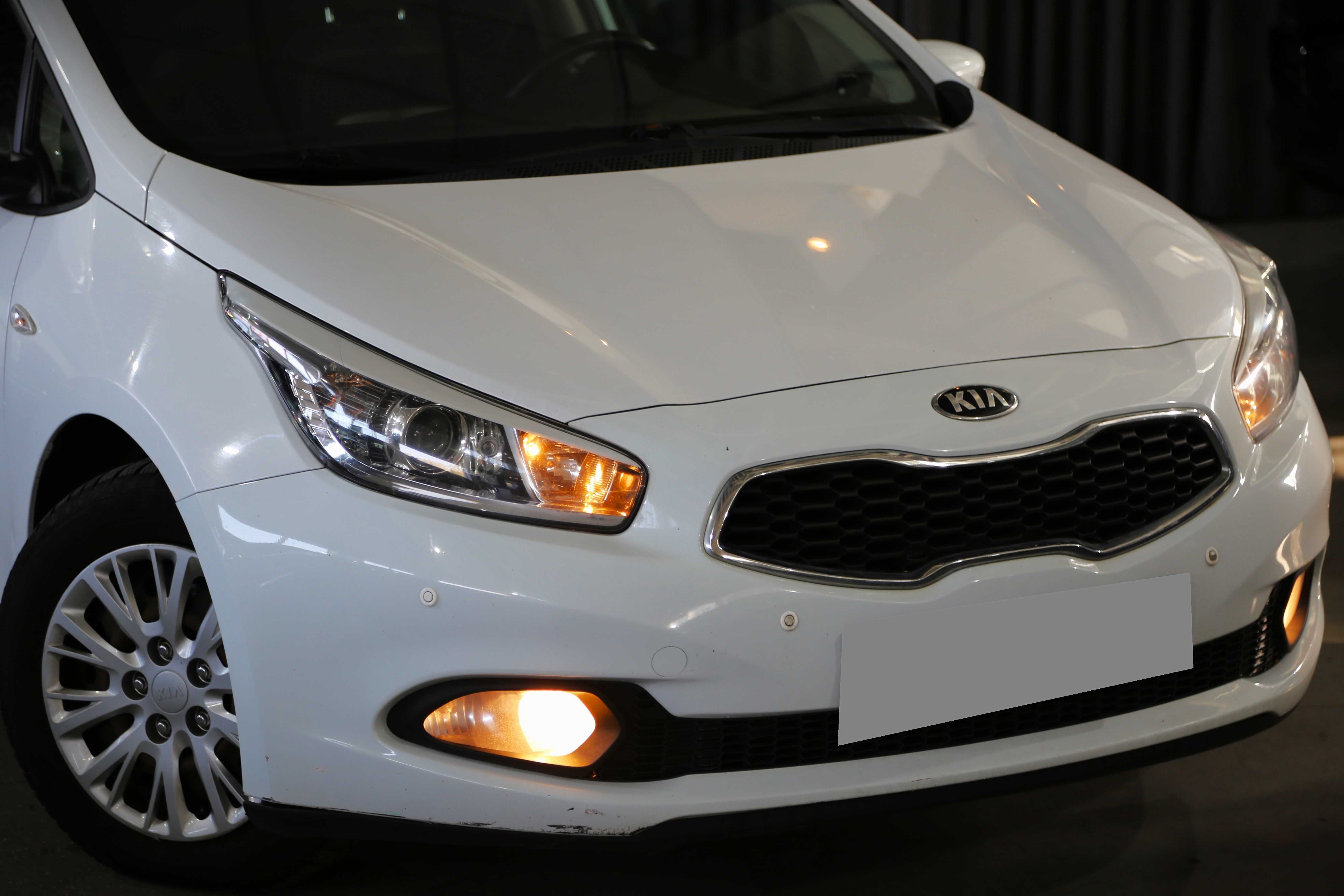 Офіційний Kia Ceed 2013 року