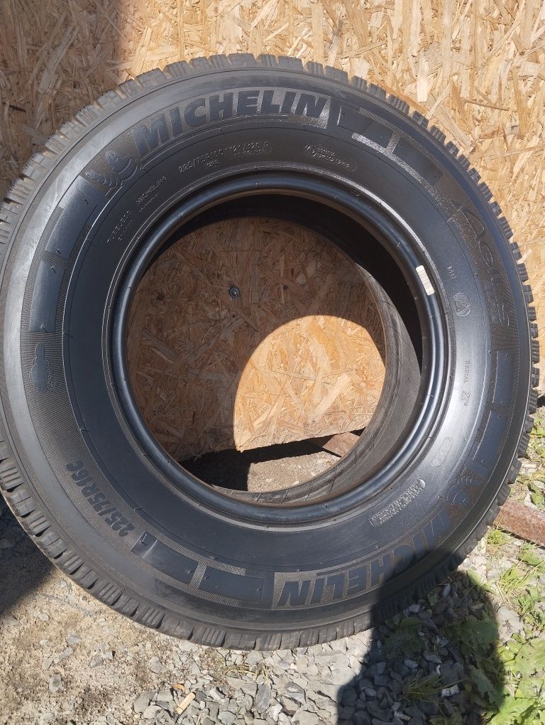 225/75R16С. 1шт. Мішелін