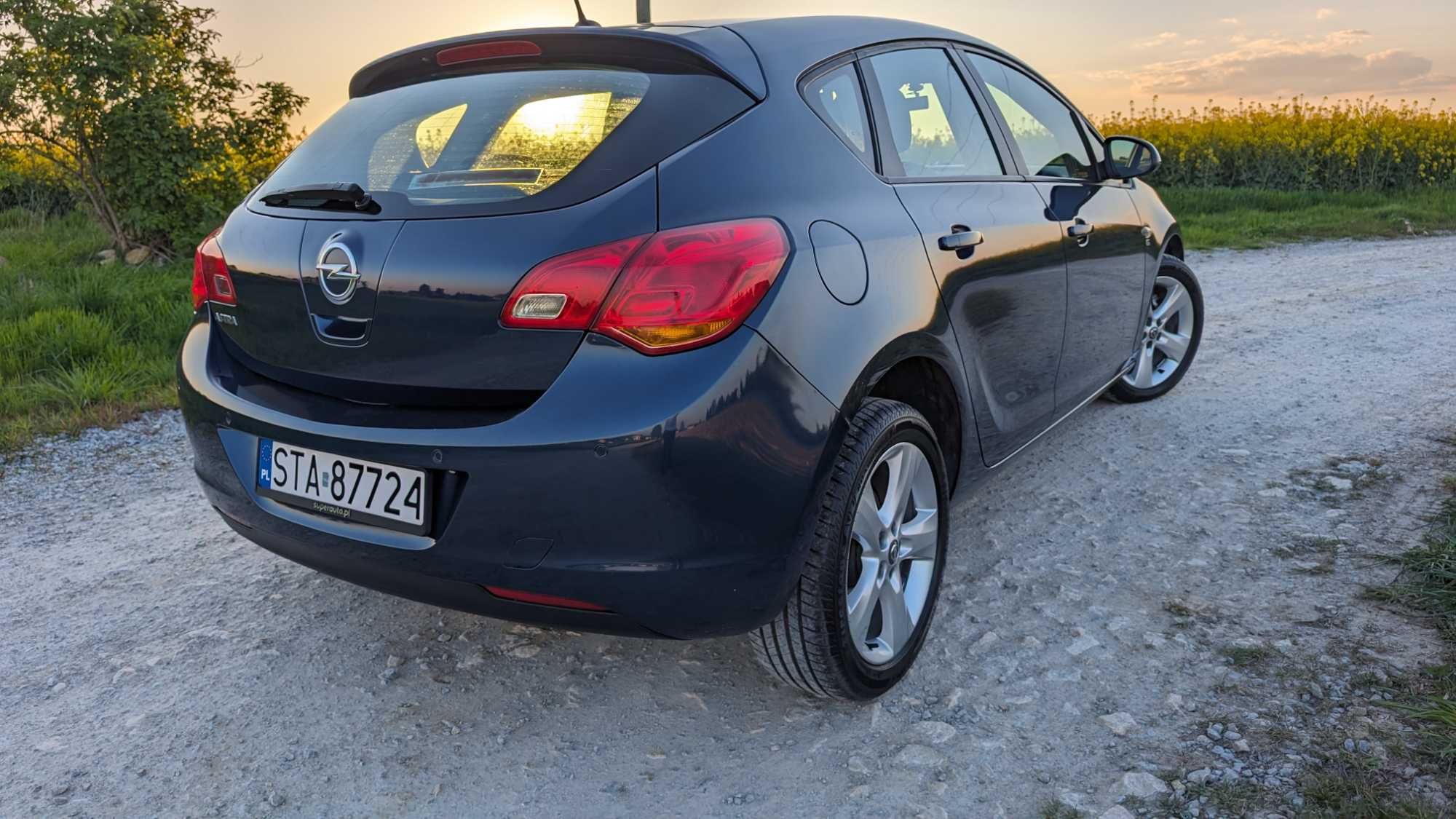 Opel Astra J IV Edition 150