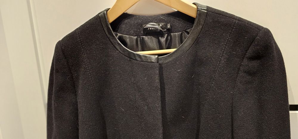 Czarny płaszcz damski 64% wełna L / XL płaszczyk jesienny wiosenny