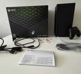 Do sprzedania mam Xbox Series X z padem i oryginalnym opakowaniem