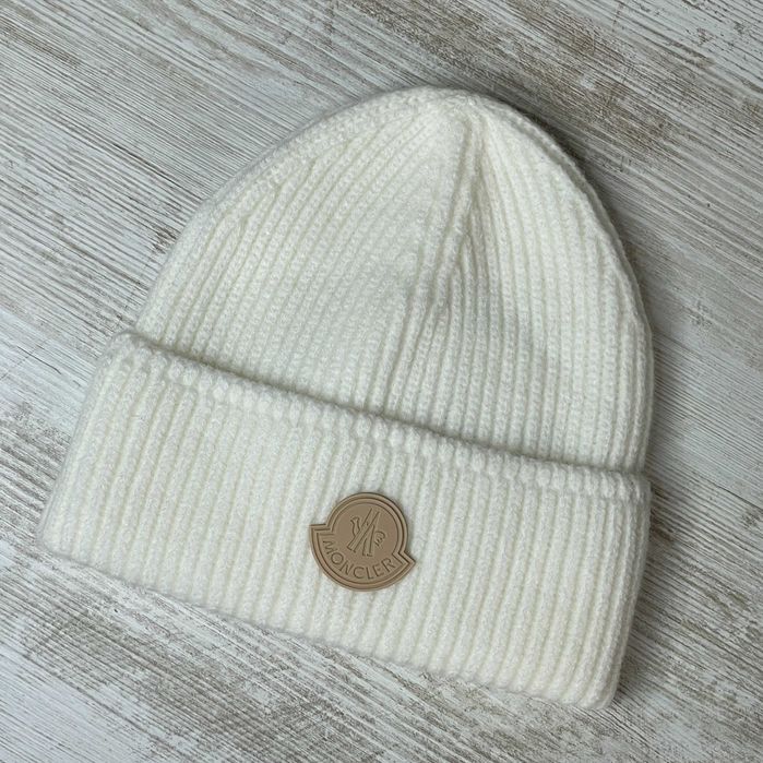 Жіночі брендові шапки