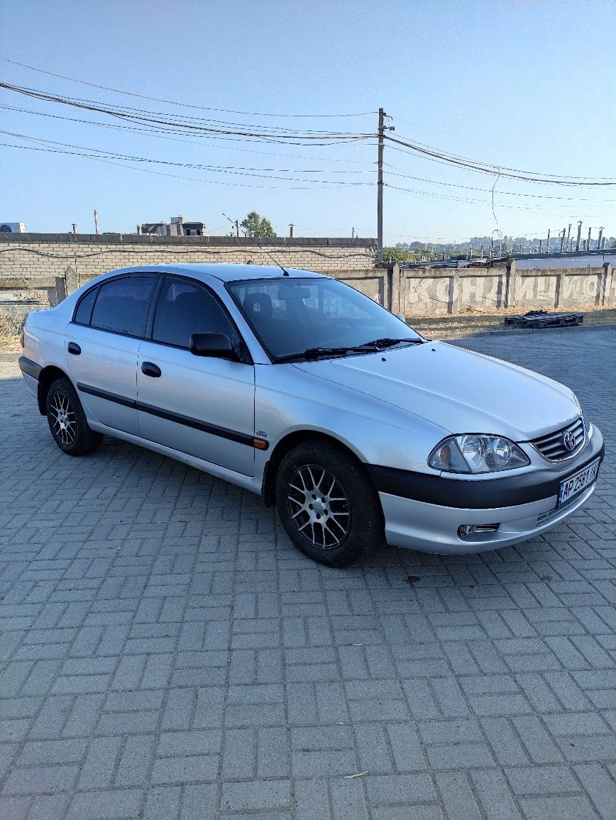 Toyota avensis T22