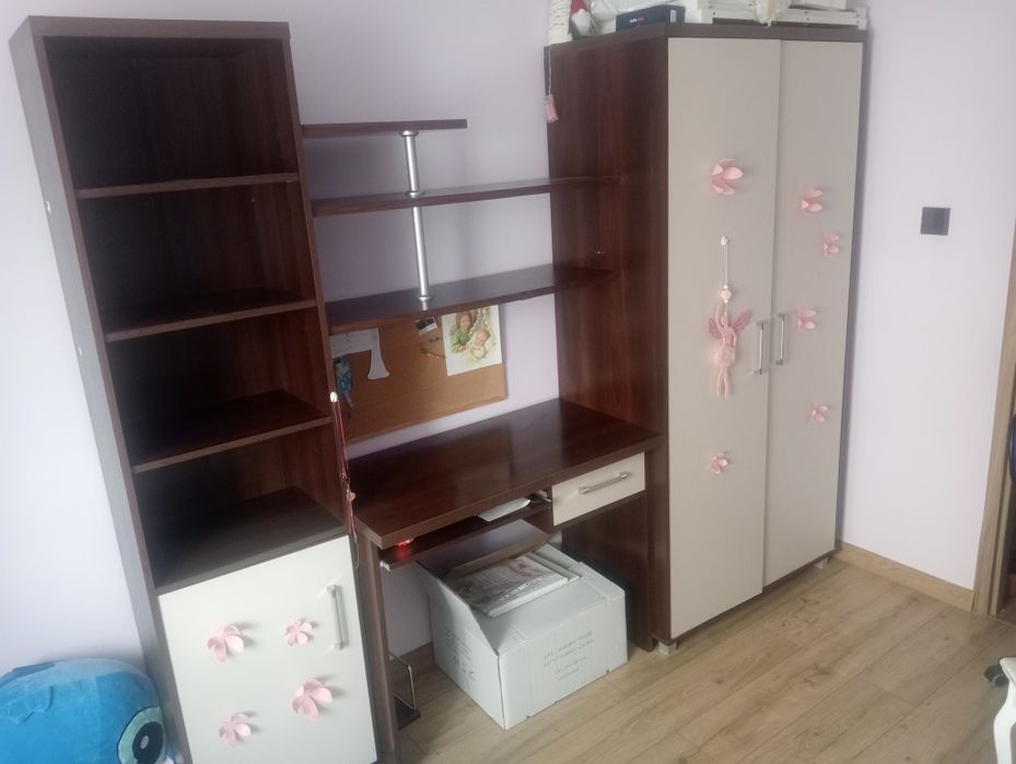 Meblościanka młodzieżowa biurko szafa
