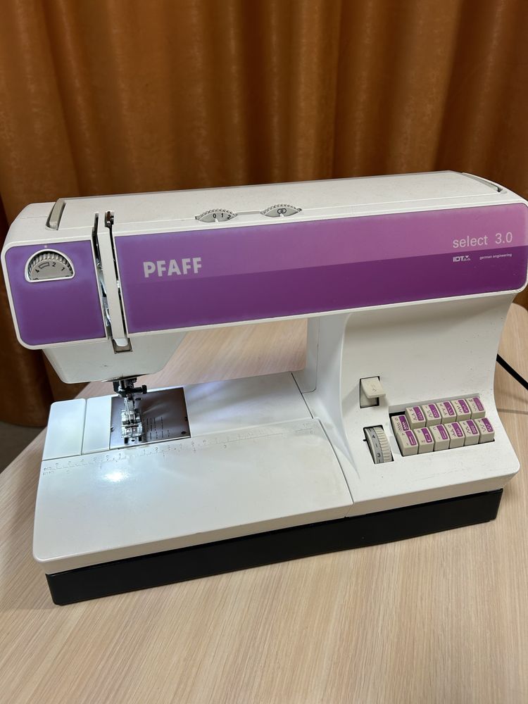 Швейна машина PFAFF