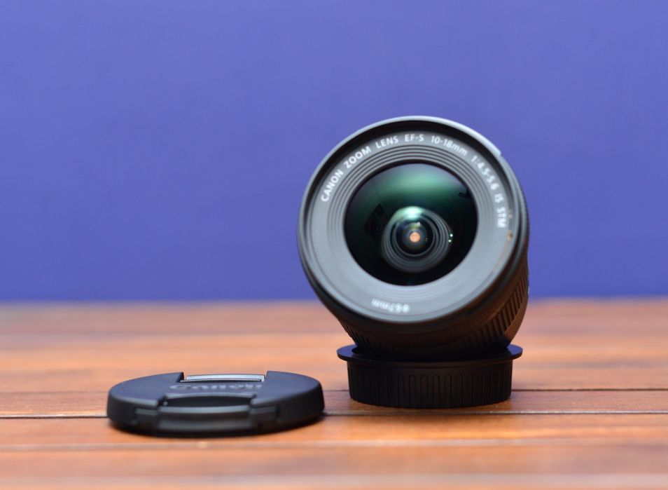 Canon EF-S 10-18 mm 1:4.5-5.6 IS STM