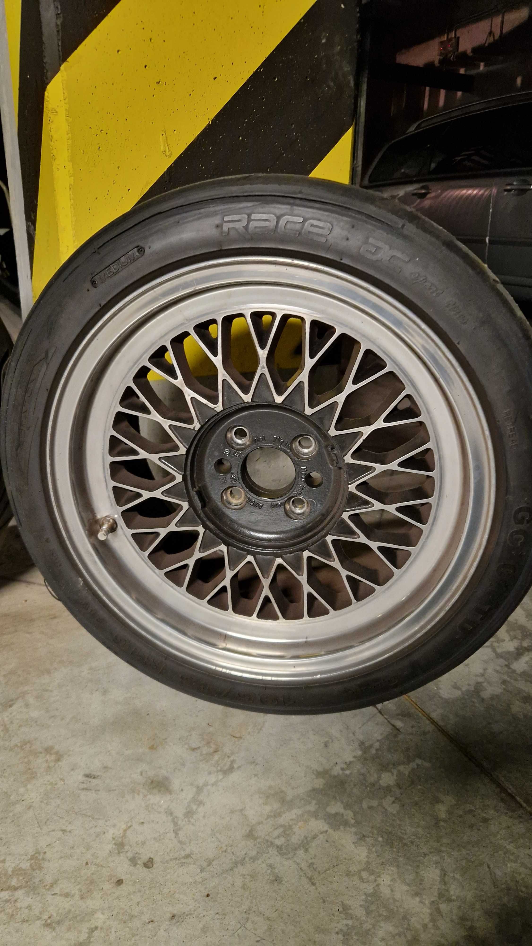 Felgi Rial 16" 7,5J ET30 4x98 4x100 z polerowanym rantem
