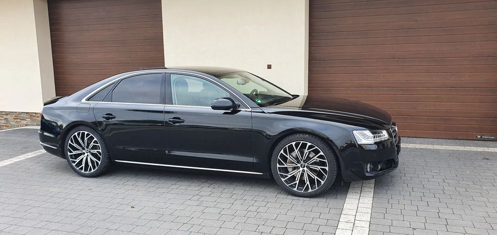 Audi A8 3.0 Tdi Quattro. Bogate wyposażenie, ładny stan. Po kolizji