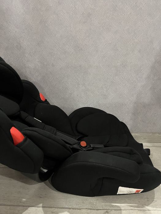 Дитяче автокрісло.Детское автокресло. Є нахил для сну.Німеччина