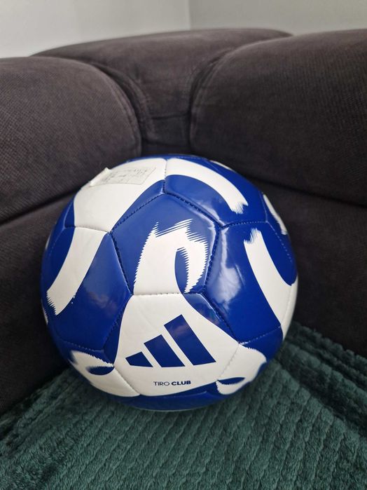 Piłka nożna Adidas r.4
