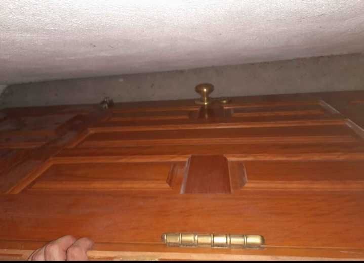 Porta apartamento em madeira