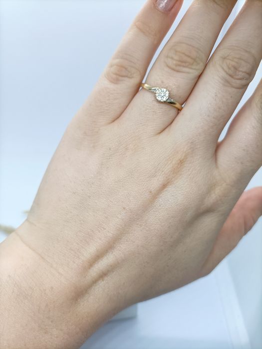 Klasyczny pierścionek ze złota z brylantami, Apart, złoto 585