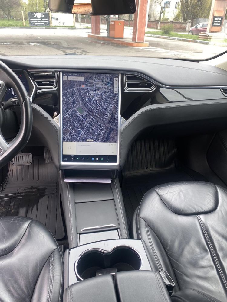 Tesla model S 2015