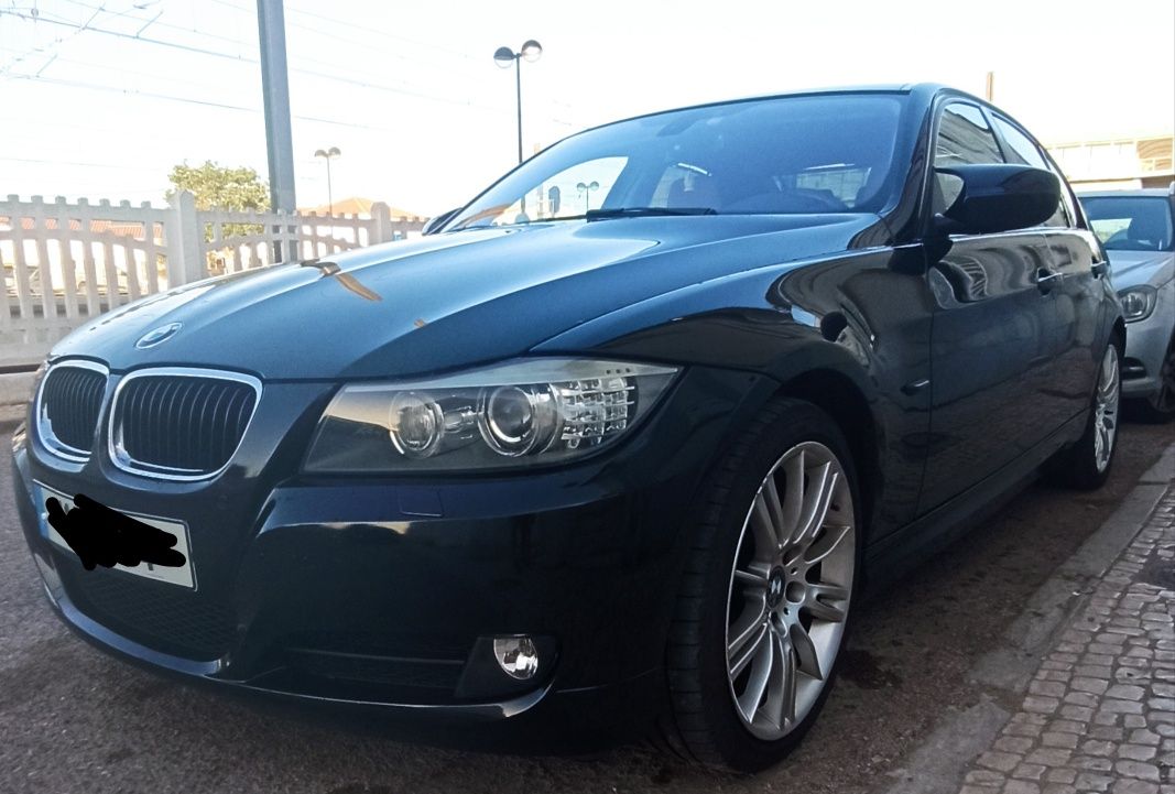 Vendo BMW 318 LCI