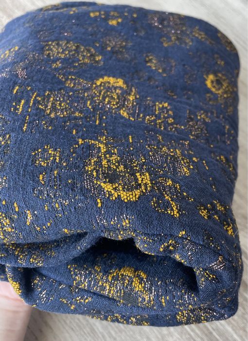 Calças azuis com flores (Caroll, tamanho 42)