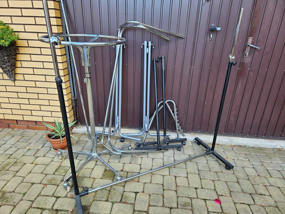 Stojaki sklepowe odzieżowe