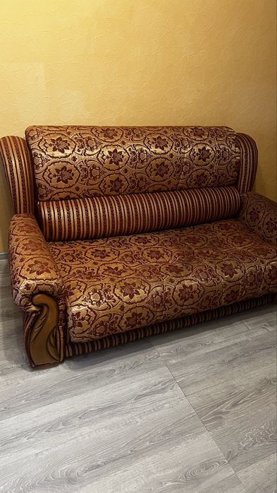 Продам диван в хорошем состоянии.
