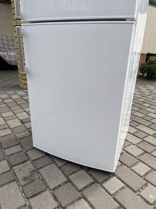 Хододильник+ морозилка whirlpool