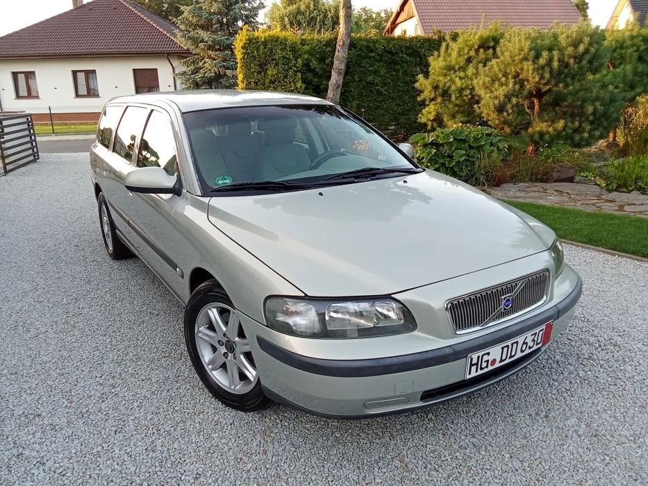 Volvo V70 VOLVO V70 2.4i 20V *automat*klima*alu*zadbany*
