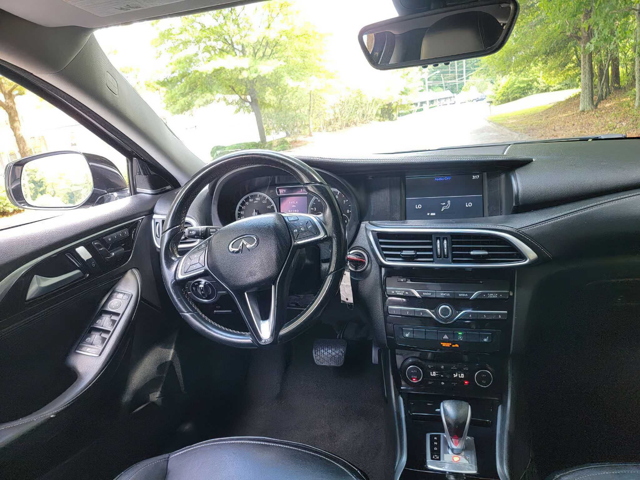 Infiniti QX30      2017