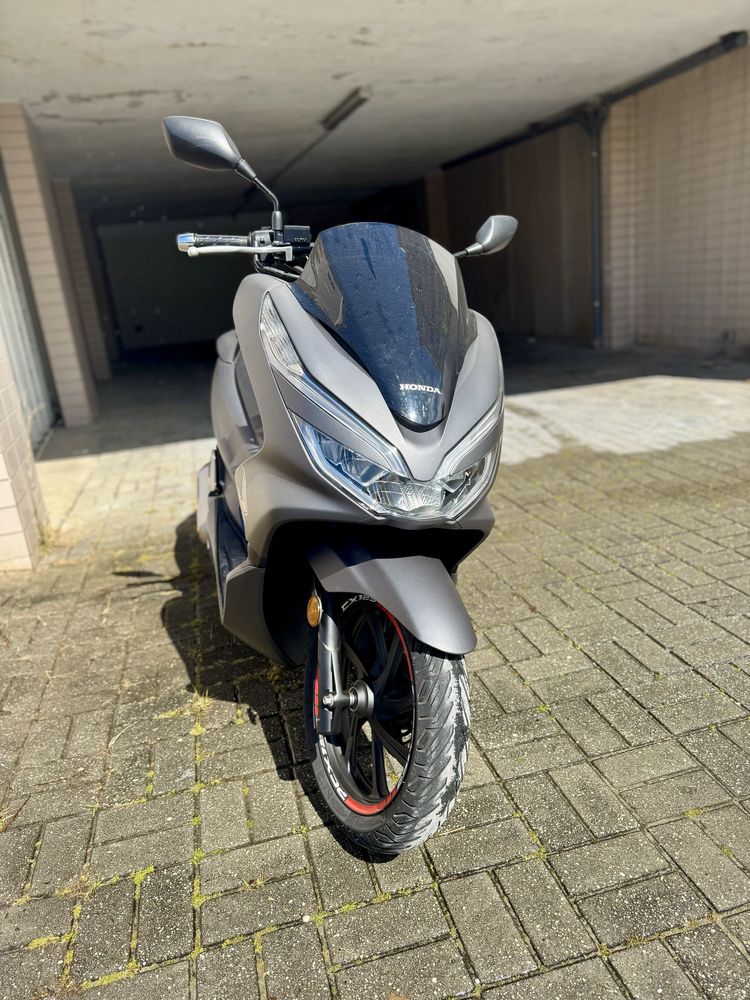 Honda PCX   2020