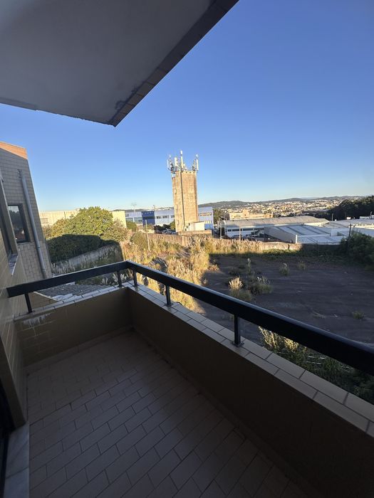 Apartamento T2 com terraço