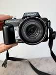 Sony Cyber-shot dsc-H10, full HD, 2 gb, 8,1 megapixels.