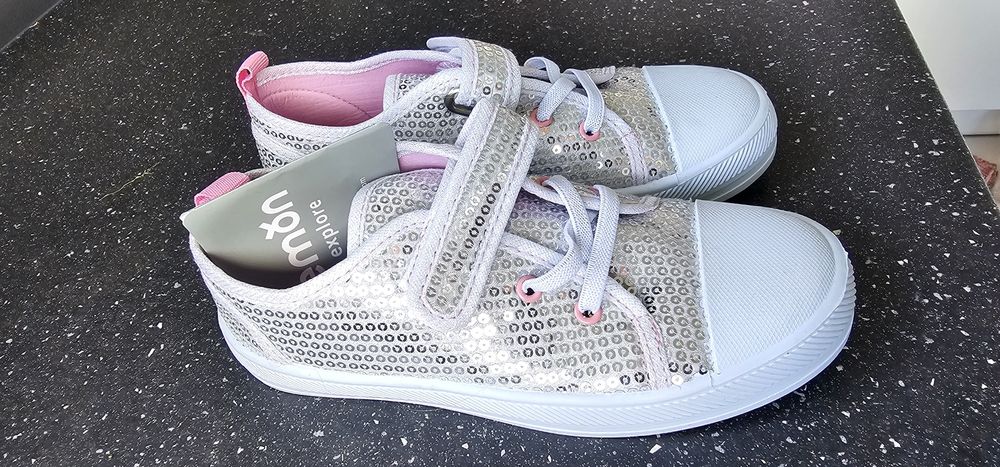 Buty nowe trampki srebrne cekiny r.31, dł. 20,8 cm