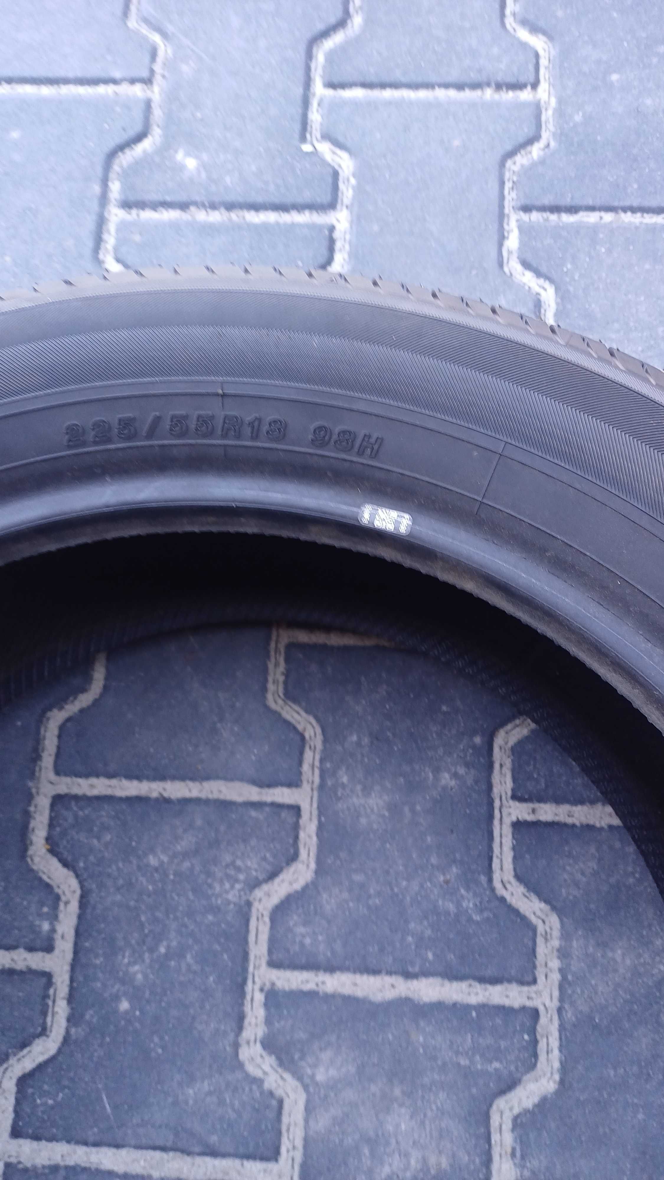 Yokohama BluEarth E70 225/55 R18 98H Demo 2018r