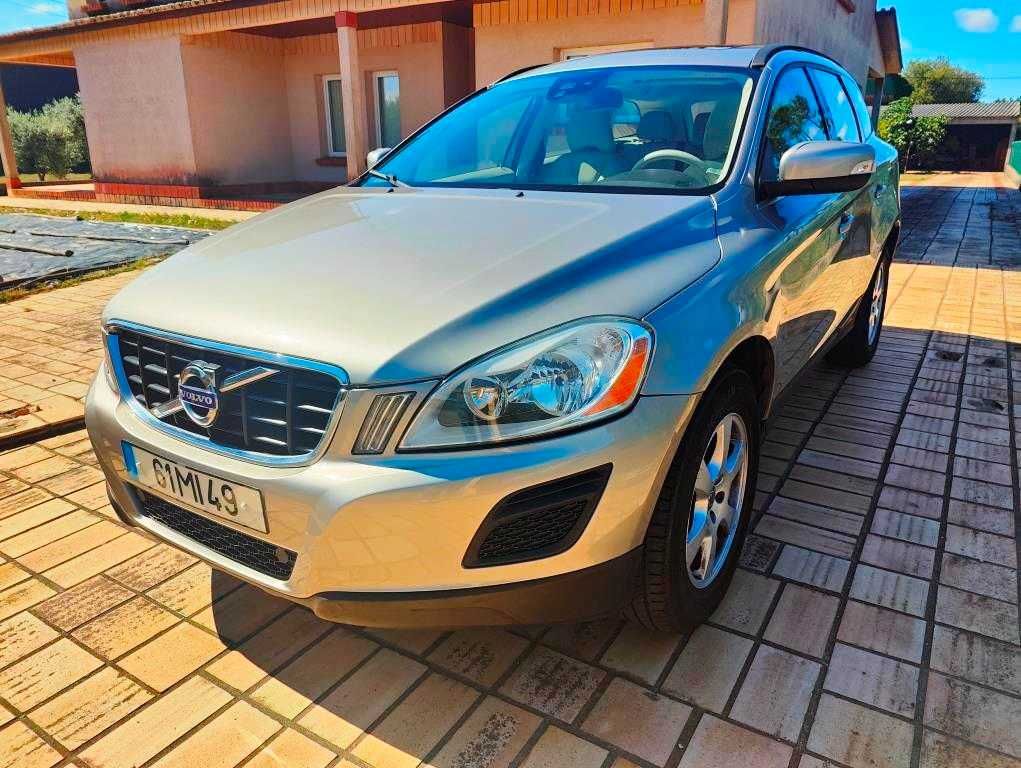 Volvo XC60 2.0 Momentum 164cv / 149€ mês
