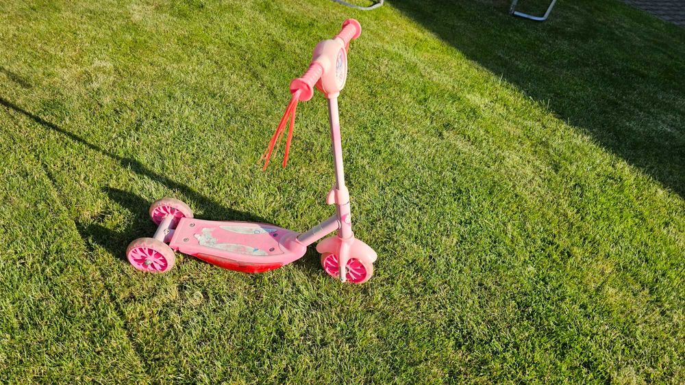 Mała hulajnoga trzykołowa dla dziecka