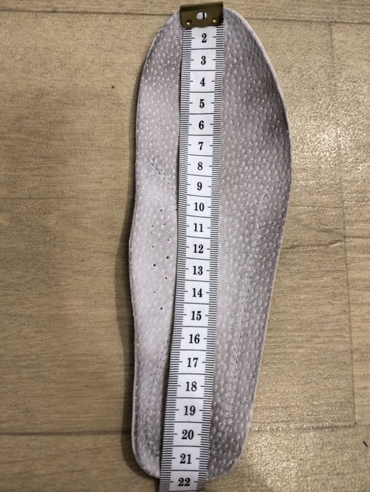 Кроссовки на мальчика 35 р