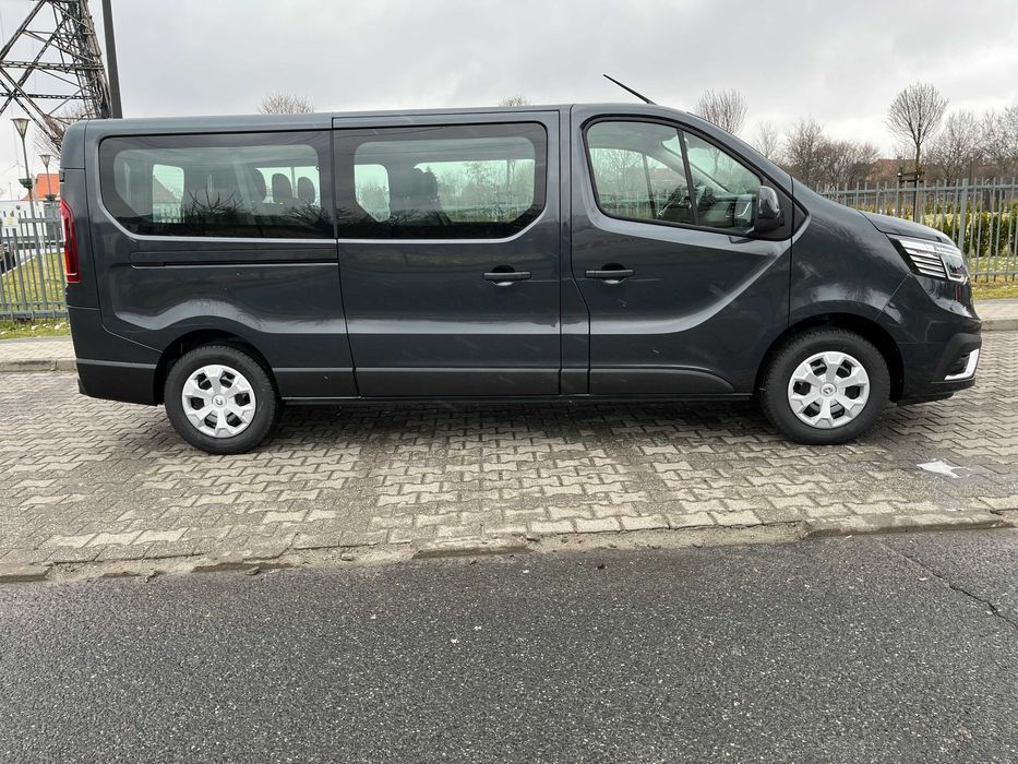 Bus 9 osobowego Renault Trafic wynajem Długoterminowy wykupem bez BIK