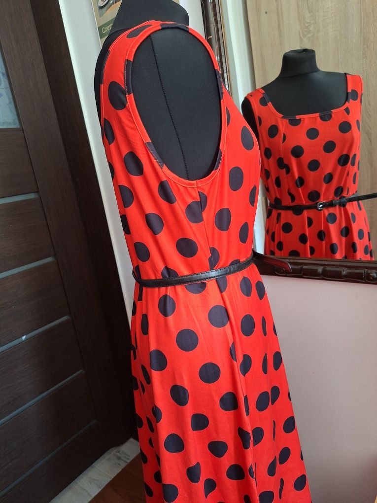 Nowa sukienka w grochy. XL