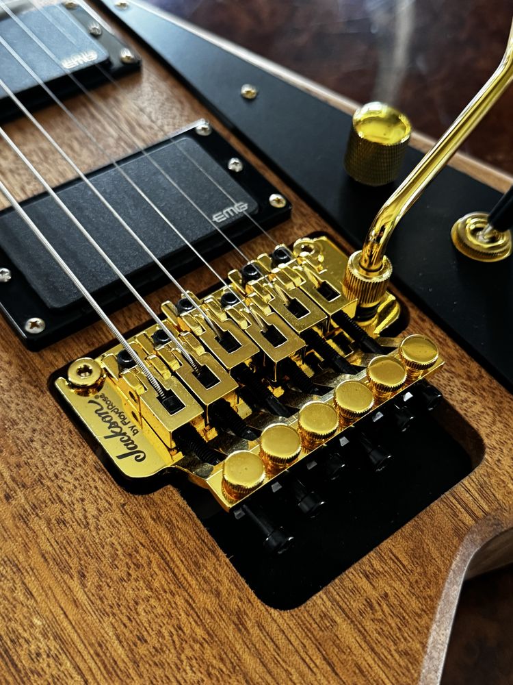 Jackson JS32 MAH Rhoads Natural + Case + EMG
