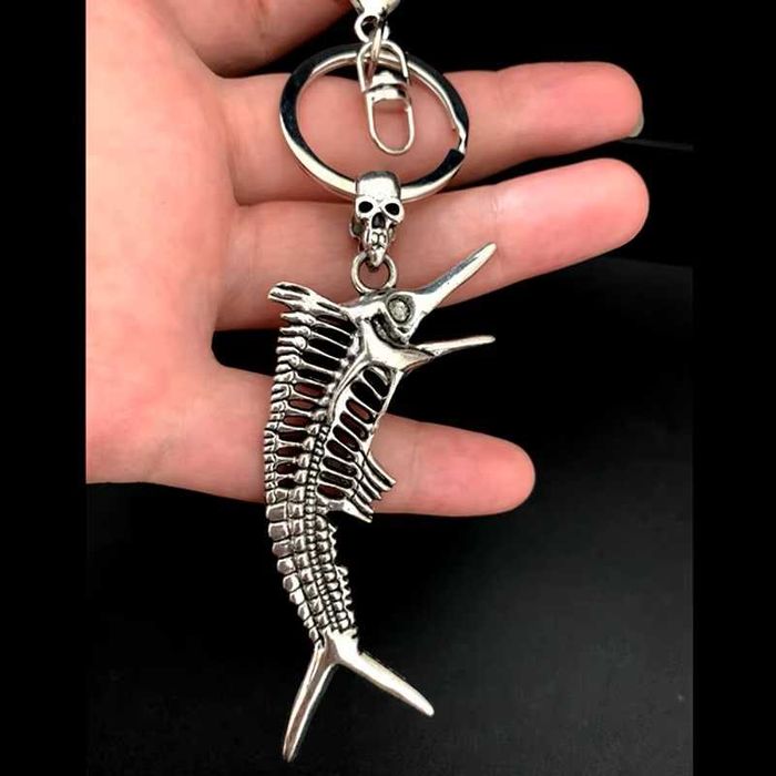Brelok Szkielet Miecznika – Ozdobny Wisiorek, Karabińczyk na Klucze