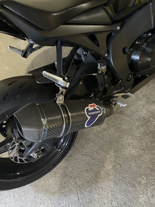 Honda CBR 1000RR - Vários extras