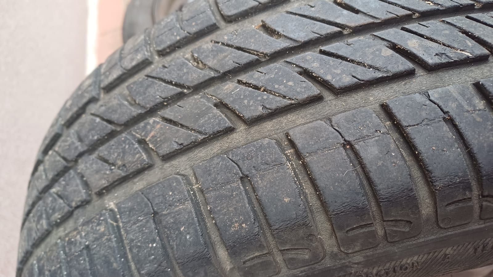 Opony letnie z felgami 175/65R14 citroen c3